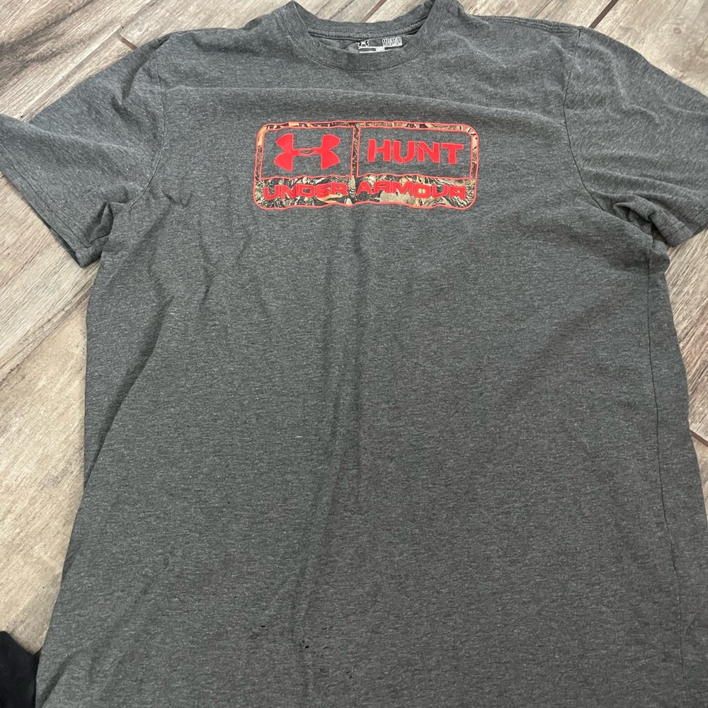 Under Armour Shirt Mens M Grey Loose Heatgear Hunting Charged Outdoors